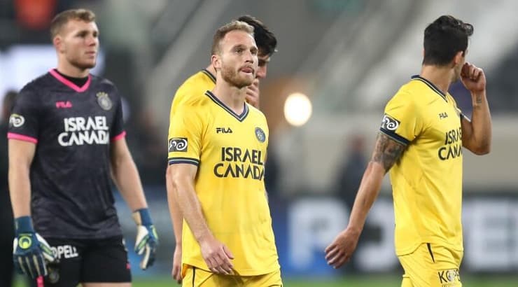 שחקני מכבי ת"א מאוכזבים בסיום