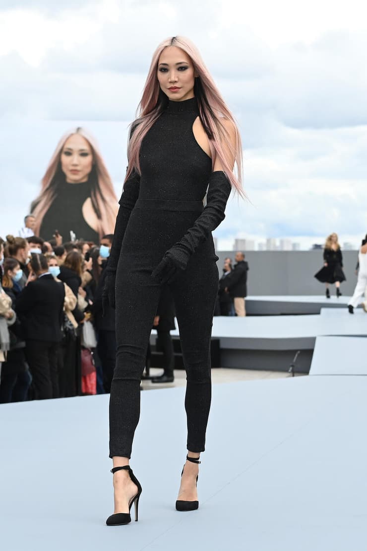 סו ג'ו פארק בתצוגת אופנה של לוריאל בפריז, 2021