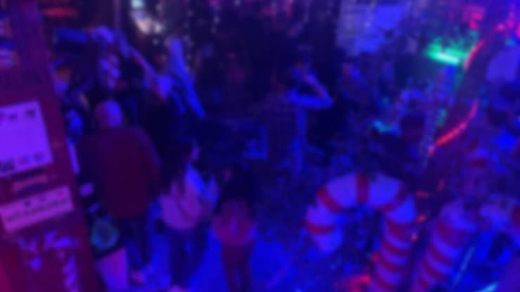אי עטיית מסיכות ושמירה על הנחיות במועדון בתל אביב