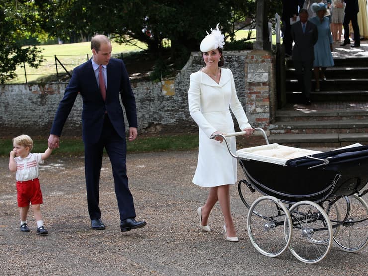 קייט מידלטון עם הנסיך וויליאם, הנסיך ג'ורג' והנסיכה שרלוט, יולי 2015