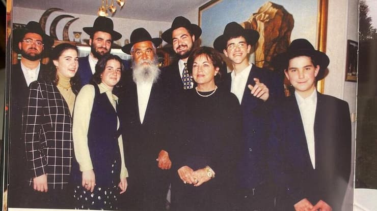 שבעת האחים לבית הלפרין, עם האב רפאל ז"ל והאם ברטי ז"ל
