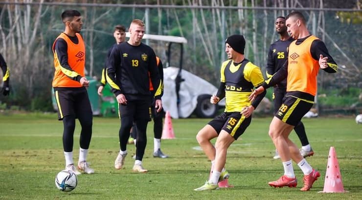 שחקני בית"ר ירושלים באימון