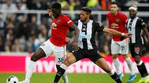 אקסל טואנזבה במאבק עם ז'ואלינגטון