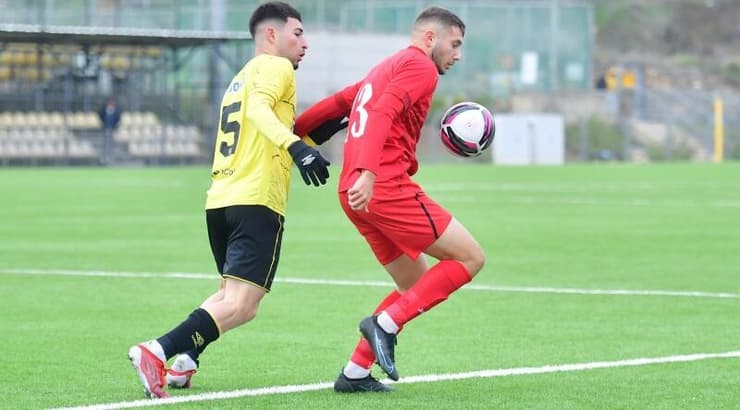 בסיל ח'ורי מול איתי זקן (חגי מיכאלי) בסיל ח'ורי מול איתי זקן