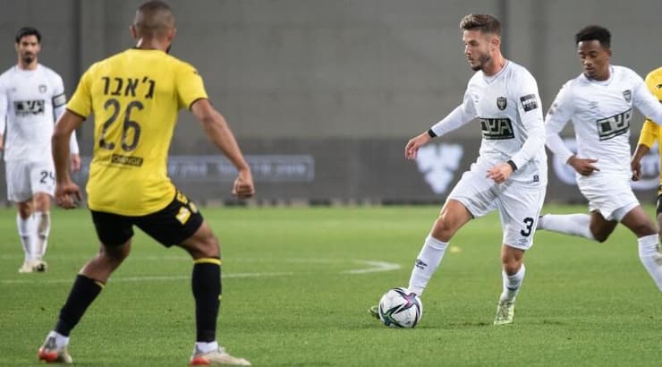 מקס גרצ'קין עם הכדור (נעם מורנו) מקס גרצ'קין עם הכדור