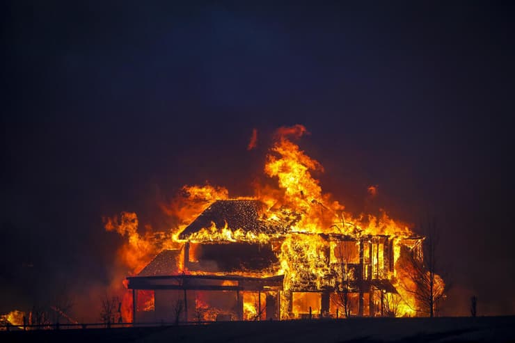 ארה"ב שריפה שריפת ענק קולורדו מצפון ל דנבר