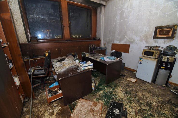 הרס בלשכת ראש העיר אלמטי קזחסטן הפגנות