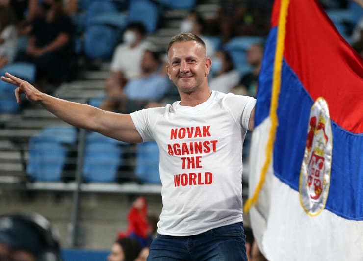 אוהדים סרבים תומכים ב נובאק ג'וקוביץ' אוסטרליה 