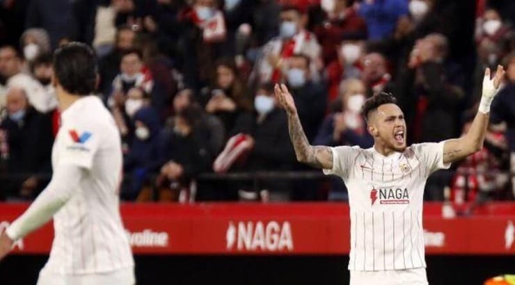 לוקאס אוקאמפוס חוגג (La Liga) לוקאס אוקאמפוס חוגג