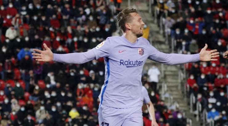 לוק דה יונג חוגג (רויטרס) לוק דה יונג חוגג