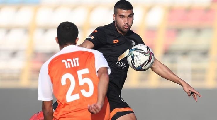 תאמבי סגס מול אורי זוהר (רדאד ג'בארה) תאמבי סגס מול אורי זוהר