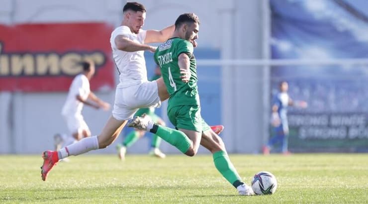 טארק בושנאק (עמרי שטיין) טארק בושנאק