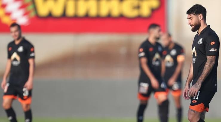 אלירן עטר ושחקני בני יהודה מאוכזבים (רדאד ג'בארה) אלירן עטר ושחקני בני יהודה מאוכזבים