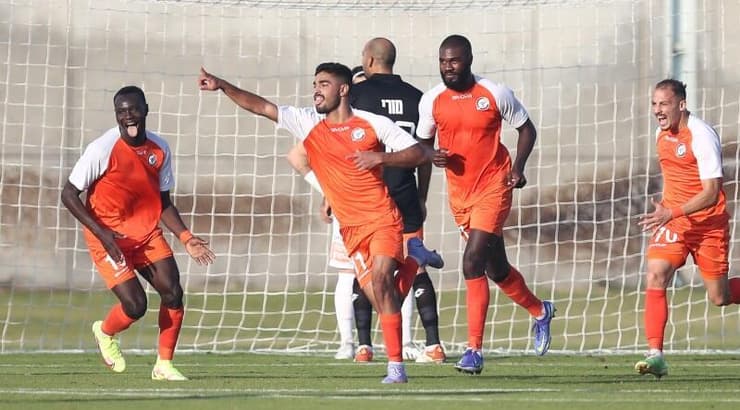 דן כדורי חוגג (רדאד ג'בארה) דן כדורי חוגג