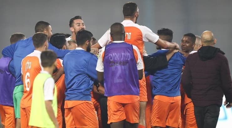 שחקני הפועל ראשל"צ חוגגים (רדאד ג'בארה) שחקני הפועל ראשל"צ חוגגים