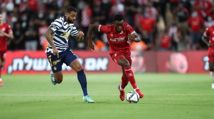 יוג'ין אנסה לפני ברנדלי קוואס (רדאד ג'בארה) יוג'ין אנסה לפני ברנדלי קוואס