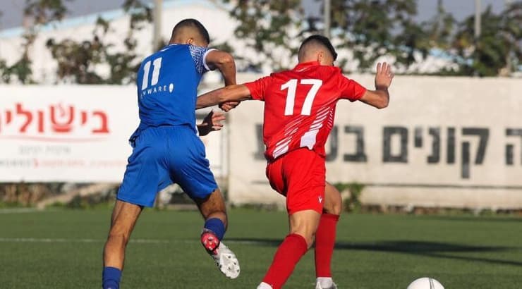 הראל לוי מול אביב יפת