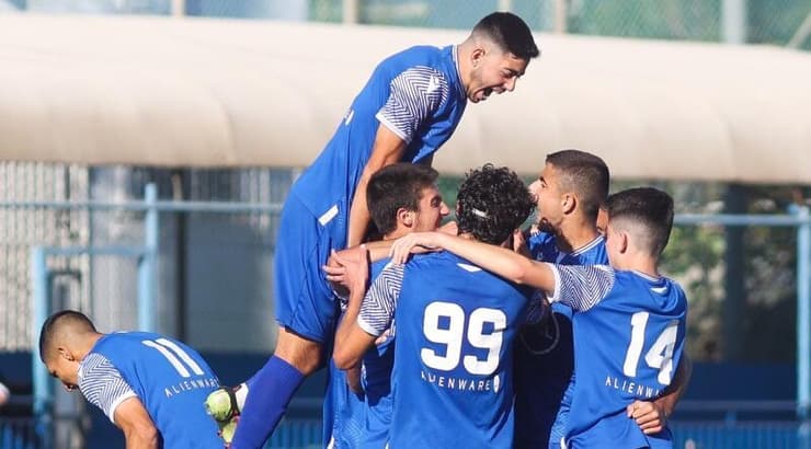 שחקני מכפי פתח תקווה חוגגים