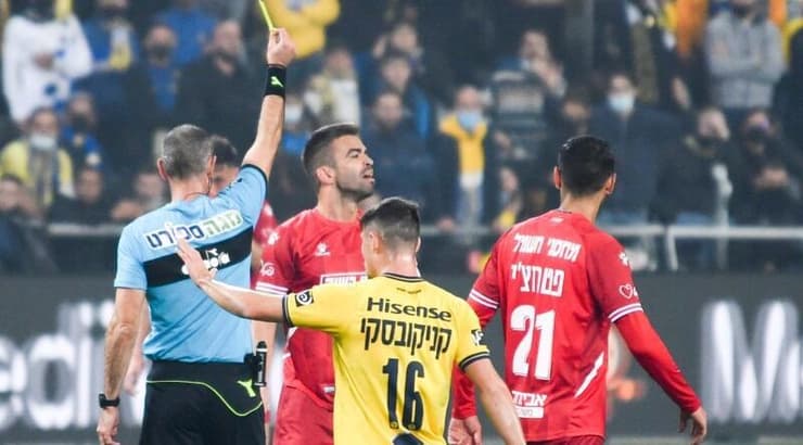 מיגל ויטור סופג כרטיס צהוב