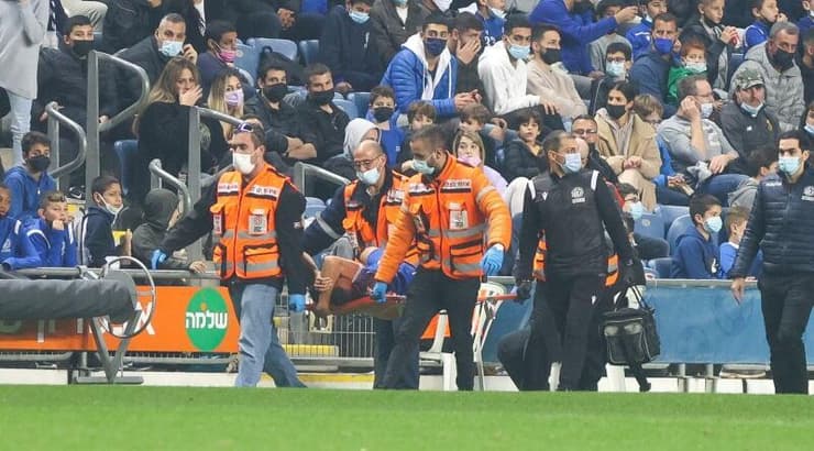 ניקו אולסק מפונה באלונקה (שחר גרוס) ניקו אולסק מפונה באלונקה