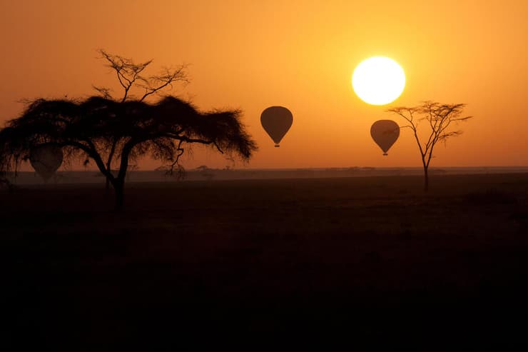 כדורים פורחים בשמי שמורת סרנגטי (The Serengeti), טנזניה