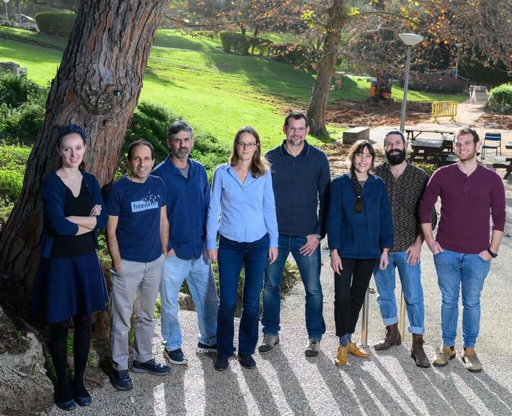 צוות המחקר הישראלי מהמחלקה לפיזיקה של חלקיקים ואסטרופיזיקה במכון ויצמן למדע