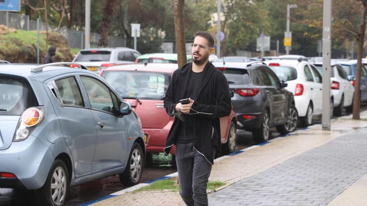 משה חוגג משתחרר ממעצר בית בתל אביב