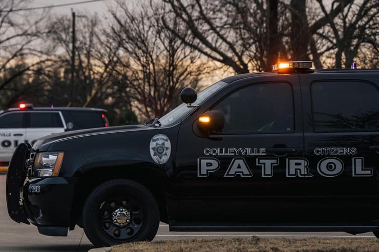  כוחות משטרה מות בית הכנסת בטקסס