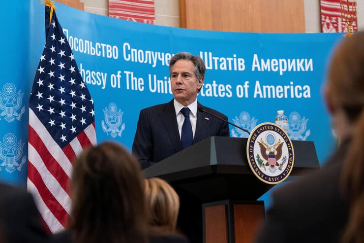 מזכיר המדינה האמריקני אנתוני בלינקן ארה"ב ביקור ב אוקראינה חשש ל מלחמה עם רוסיה