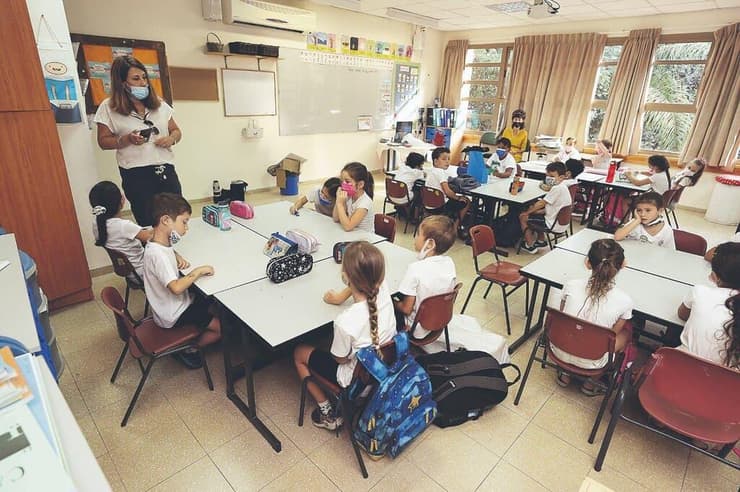 בדיקות במקום בידודים - תלמידי בית ספר יסודי בגבעת עדה