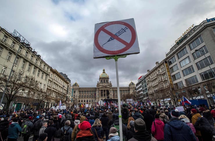 חיסונים צ'כיה פראג מפגינים נגד חובת התחסנות