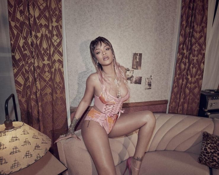 ריהאנה בקמפיין ולנטיינ'ס דיי של פנטי