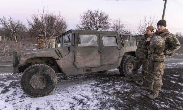 חיילים אוקראינים בעמדות לחימה בחרסון