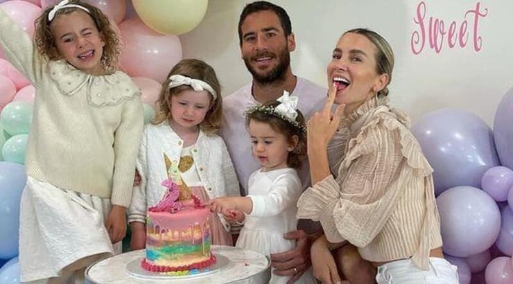 תומר חמד ומשפחתו (אינסטגרם) תומר חמד ומשפחתו