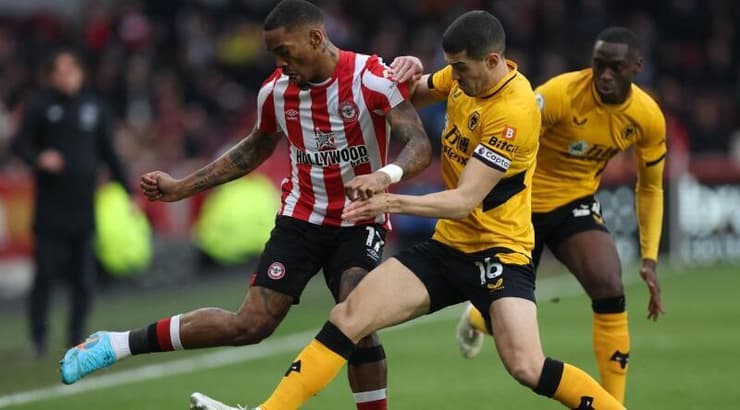 קונור קודי ואיבן טוני במאבק (רויטרס) קונור קודי ואיבן טוני במאבק