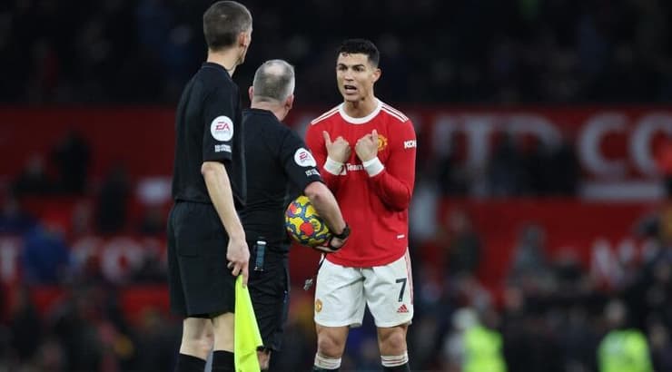כריסטיאנו רונאלדו כועס על השופט (רויטרס) כריסטיאנו רונאלדו כועס על השופט