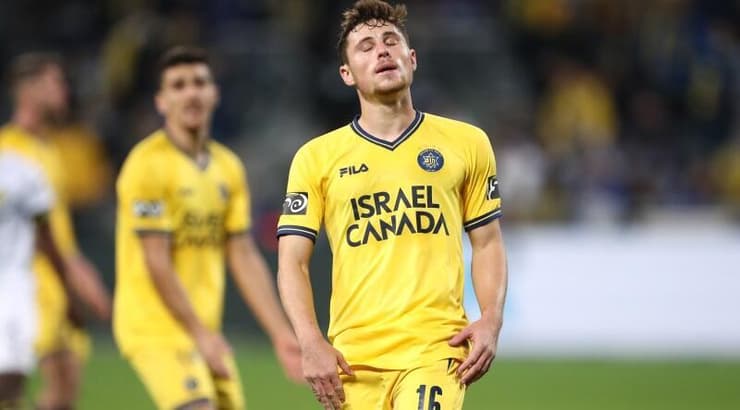 גבי קניקובסקי מאוכזב (רדאד ג'בארה) גבי קניקובסקי מאוכזב