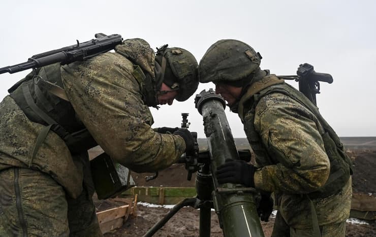 חיילי צבא רוסיה תרגיל בצל מתיחות עם אוקראינה