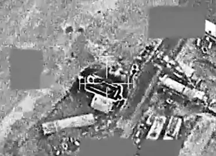 תיעוד תקיפה של איחוד האמירויות נגד מתקן שיגור משגר טילים של המורדים החות'ים חות'ים ב תימן