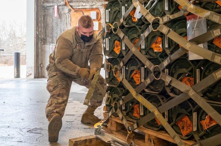 צבא ארה"ב נשק אמריקני לקראת העברה ל אוקראינה