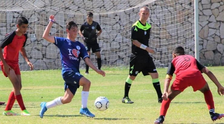 יש הגידו עליו היהלום. אביהוא סבתי