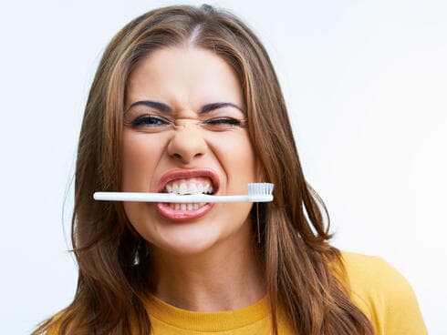 מהן השאלות שהכי־הכי מטרידות אחרים בנוגע לשיניים שלהם? 