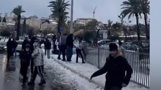 התפרעויות בחסות השלג ומעצרים במגזר הערבי בשער שכם, מזרח ירושלים