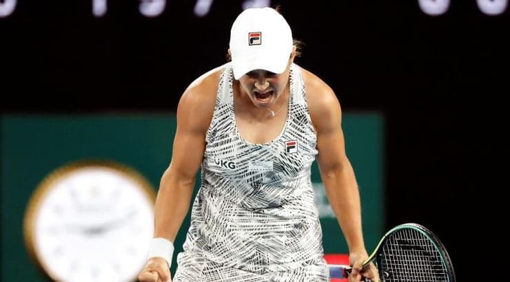 אשלי בארטי אחרי הניצחון במערכה השנייה (רויטרס) אשלי בארטי אחרי הניצחון במערכה השנייה