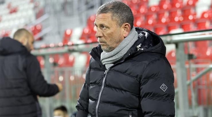 ניר קלינגר (לילך וויס) ניר קלינגר