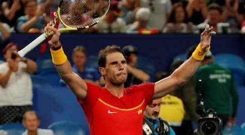 נדאל, משקיף על כולם מלמעלה (רויטרס) נדאל, משקיף על כולם מלמעלה