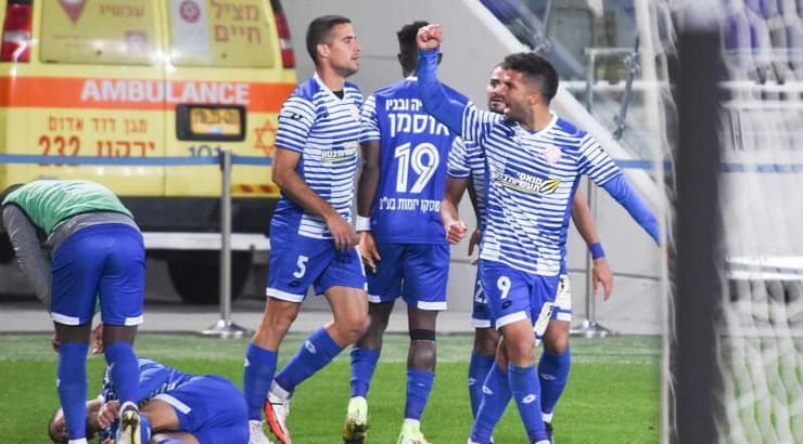 שחקני חדרה חוגגים עם גוסטבו מרמנטיני