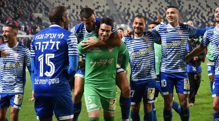 שחקני חדרה חוגגים