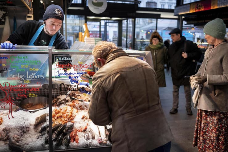 דנמרק קורונה עושים קניות אחרי הסרת ההגבלות