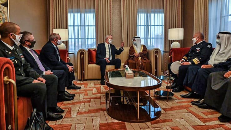 שר הביטחון בני גנץ מבקר בבחריין